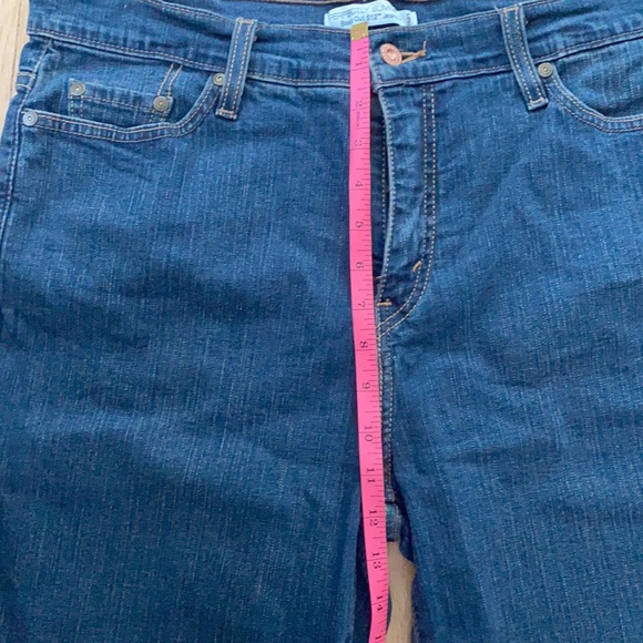 Levi’s Perfectly Slimming Boot Cut 512 Jeans - Picture 5 of 10